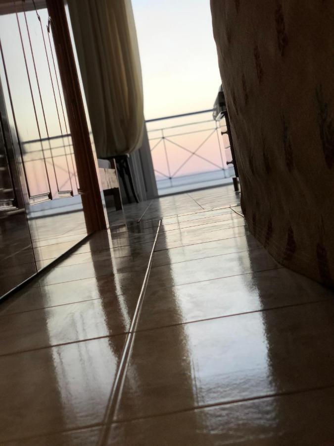 Dina House Daire Himarë Dış mekan fotoğraf