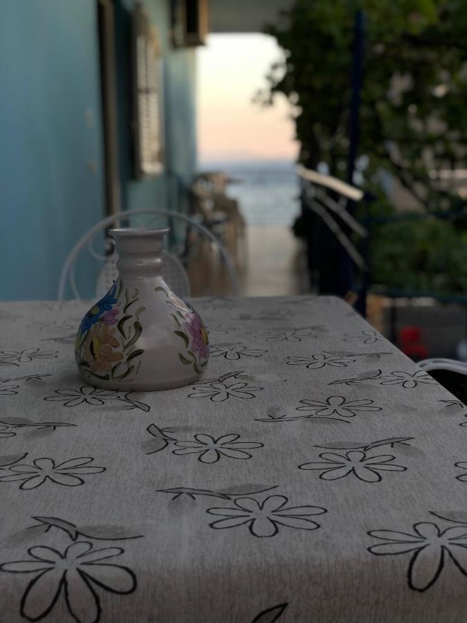 Dina House Daire Himarë Dış mekan fotoğraf